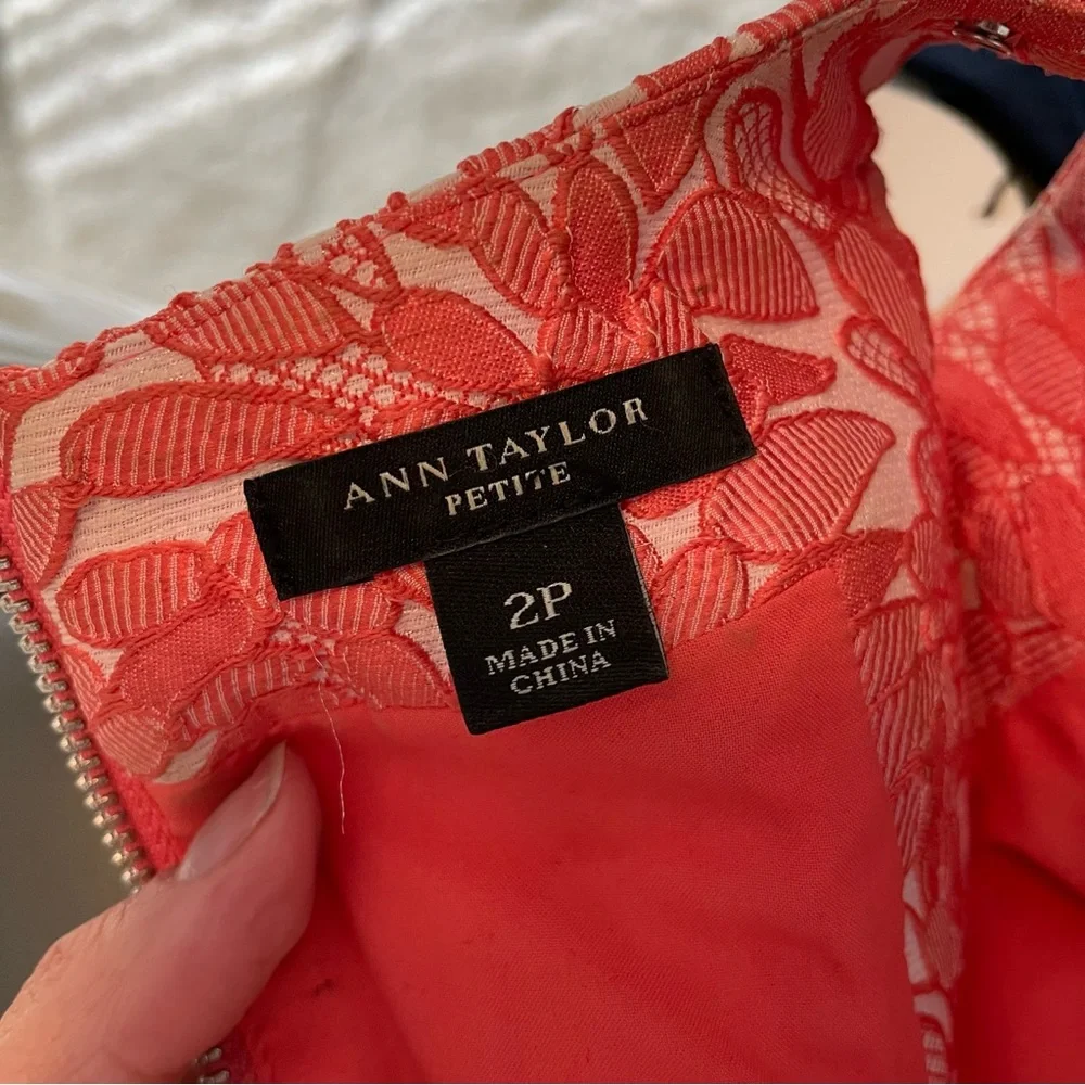 Banana Republic Red Lace Sheath Dress, 2P - Picture 8 of 10